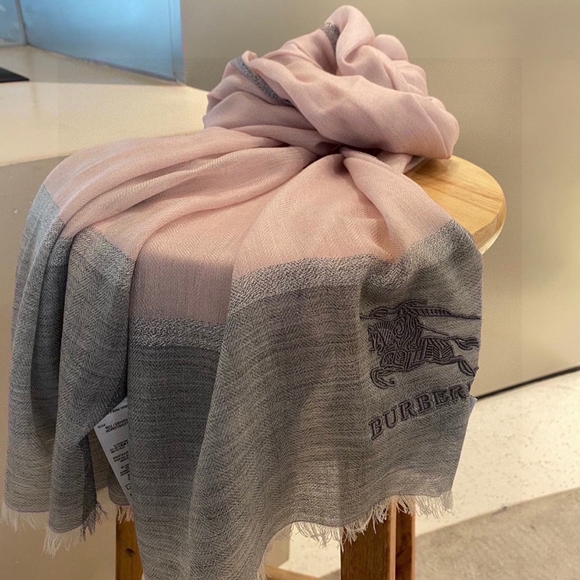 BURBERRY Retro fashion warm cashmere scarf - Picture 1 of 6